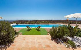 Corte Velada Guest House By Lovelystay