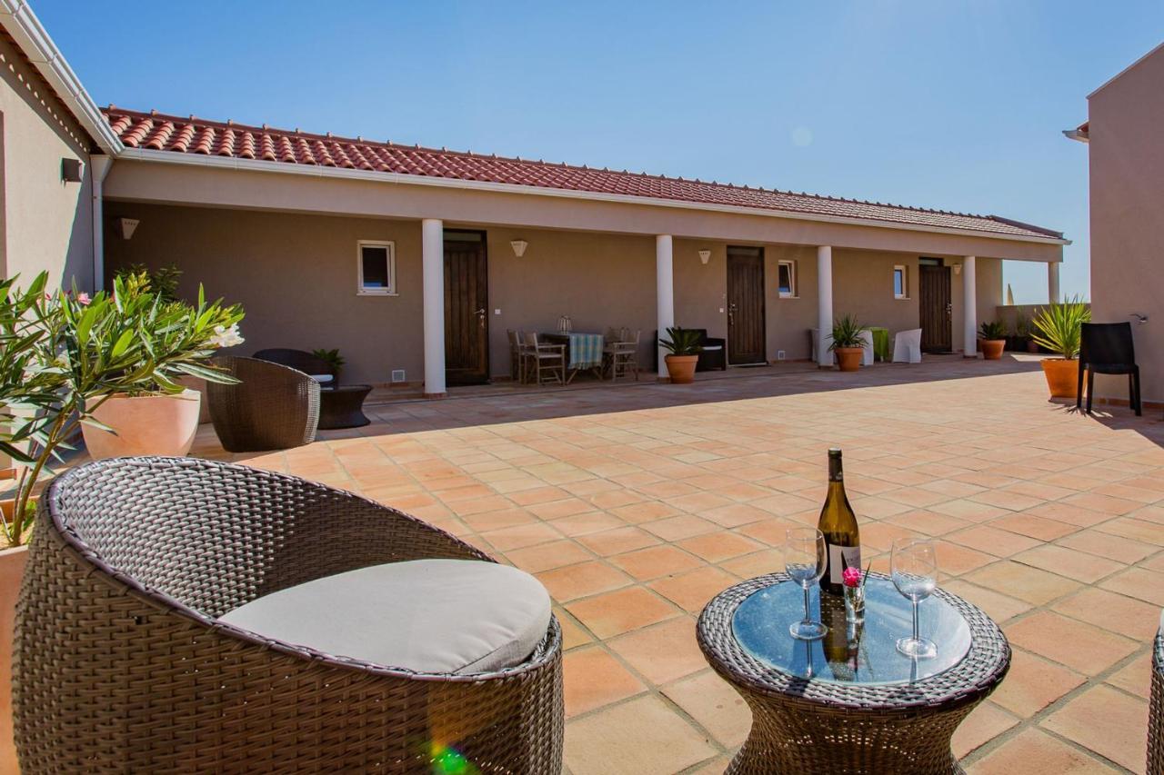 Corte Velada Guest House By Lovelystay Lagos Exterior foto