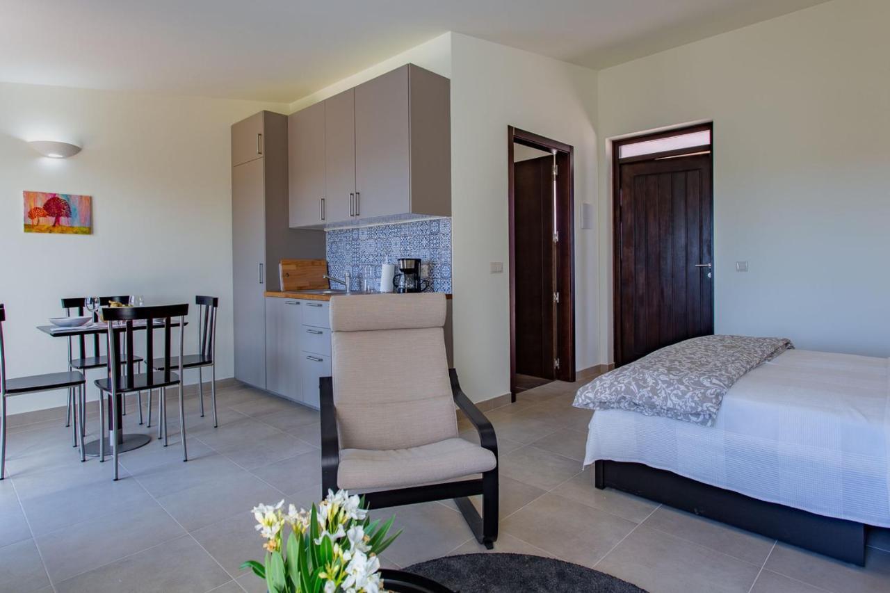 Corte Velada Guest House By Lovelystay Lagos Exterior foto