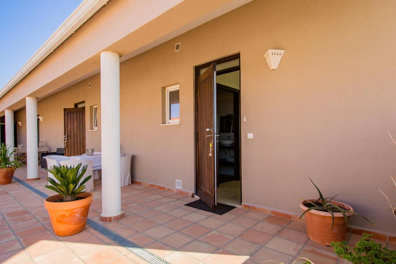 Corte Velada Guest House By Lovelystay Lagos Exterior foto