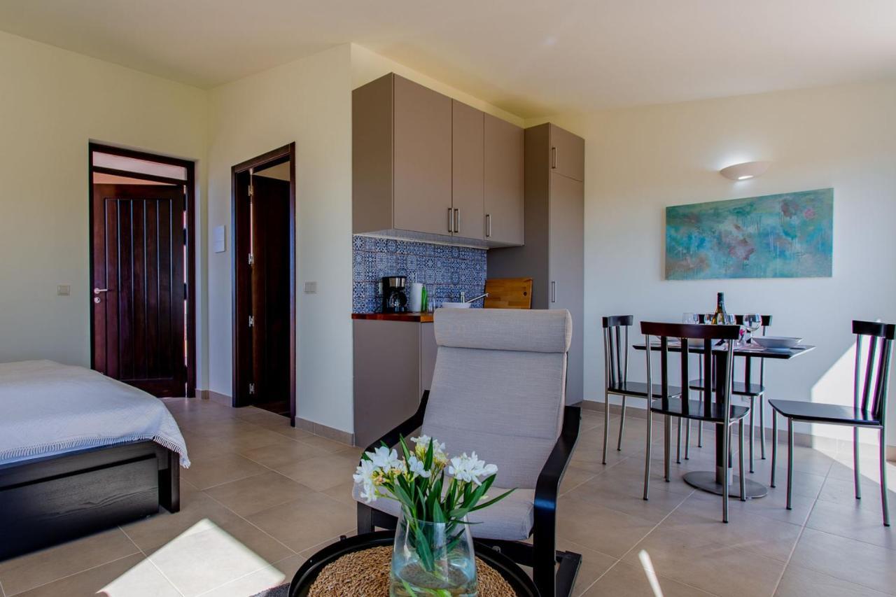 Corte Velada Guest House By Lovelystay Lagos Exterior foto